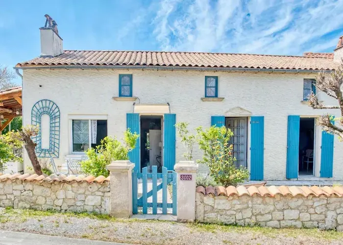 Spacieux En Dordogne Avec Piscine Partagee Et Jardin 140 M² Вилла